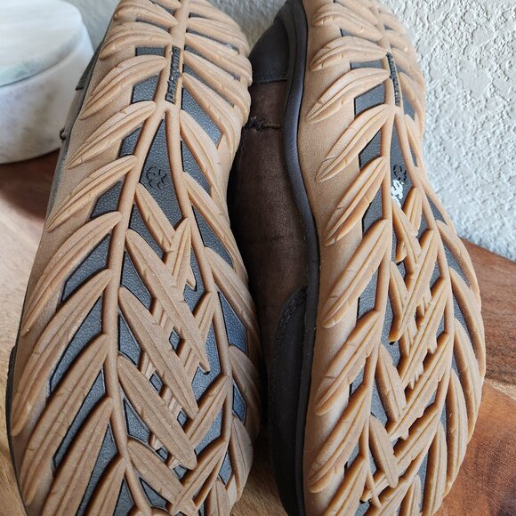 Women's Patagonia Jacote Pull-On Ankle Booties - Velvet Brown - Size 9.5 - NWOT - Picture 6 of 9